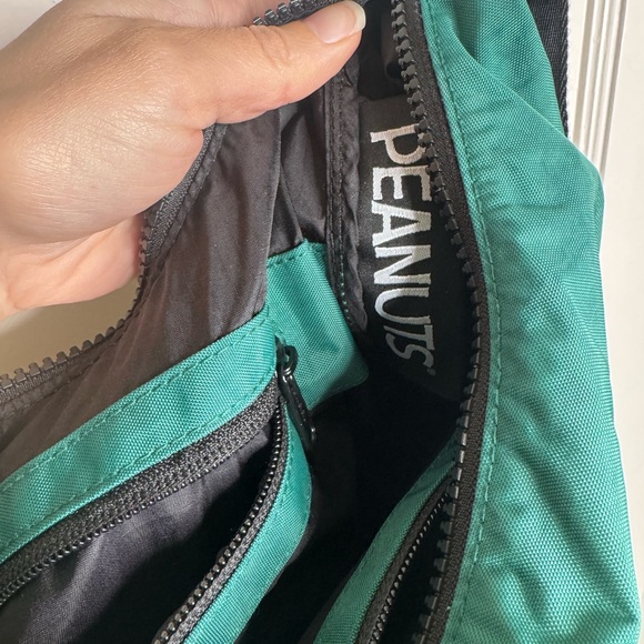 BAGGU X Peanuts Medium Nylon Crescent Bag - Picture 7 of 8